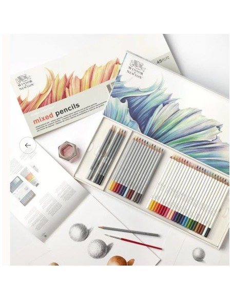 Studio collection. Mixed pencils. 45 piezas